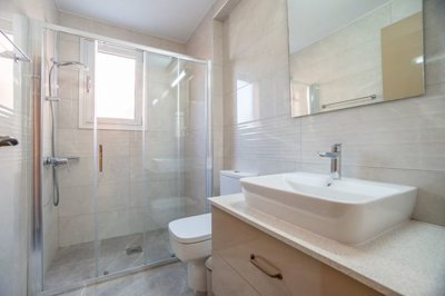 Ground Floor Apartment For Rent  in  Kato Paphos