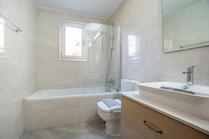 Image No.9-2 Bed Apartment for sale