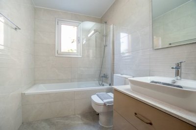 Ground Floor Apartment For Rent  in  Kato Paphos