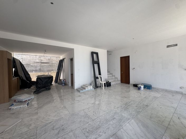 Image No.7-3 Bed Villa for sale