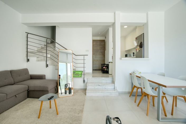 Image No.6-2 Bed Townhouse for sale