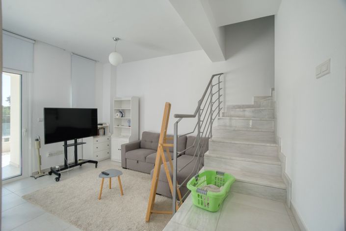 Image No.7-2 Bed Townhouse for sale