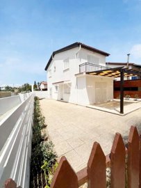 Detached Villa For Sale  in  Pervolia