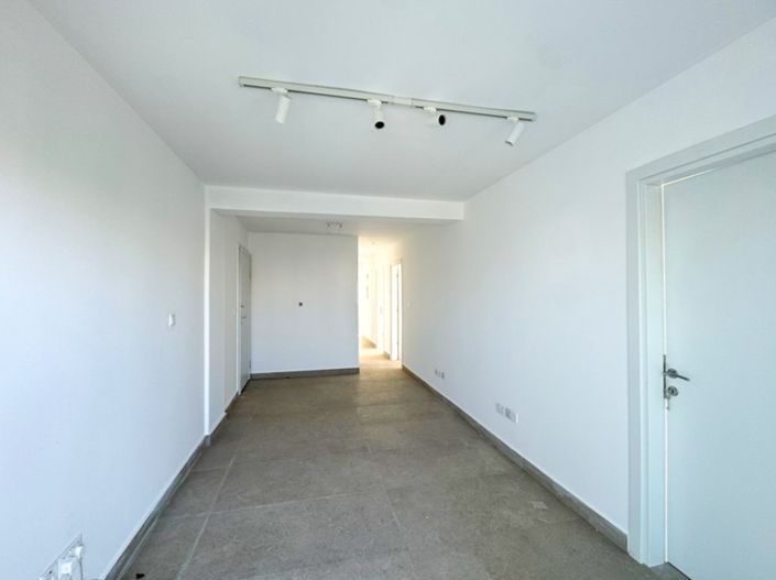 Image No.2-Appartement de 3 chambres à vendre