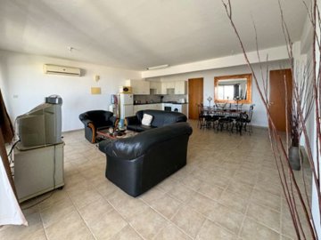 Apartment For Sale  in  Dherynia