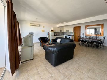 Apartment For Sale  in  Dherynia