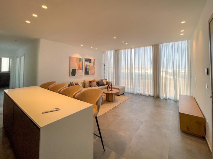 Image No.8-2 Bed Apartment for sale