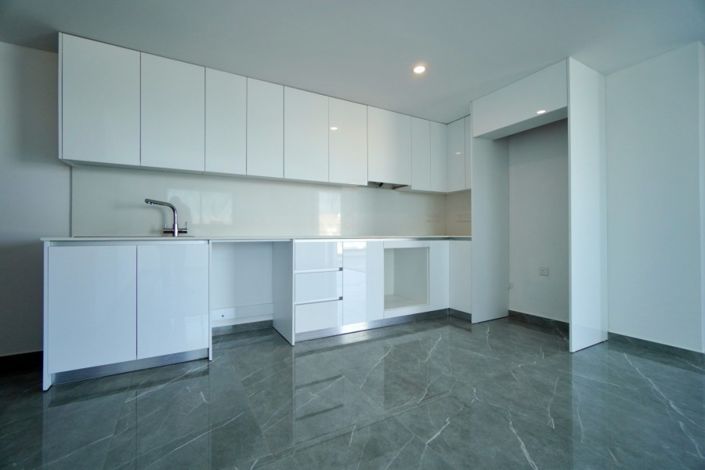 Image No.8-3 Bed Apartment for sale