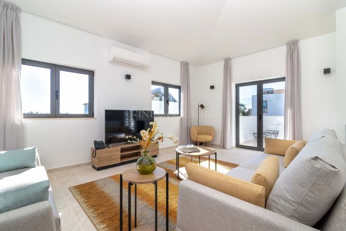 Image No.9-3 Bed Property for sale