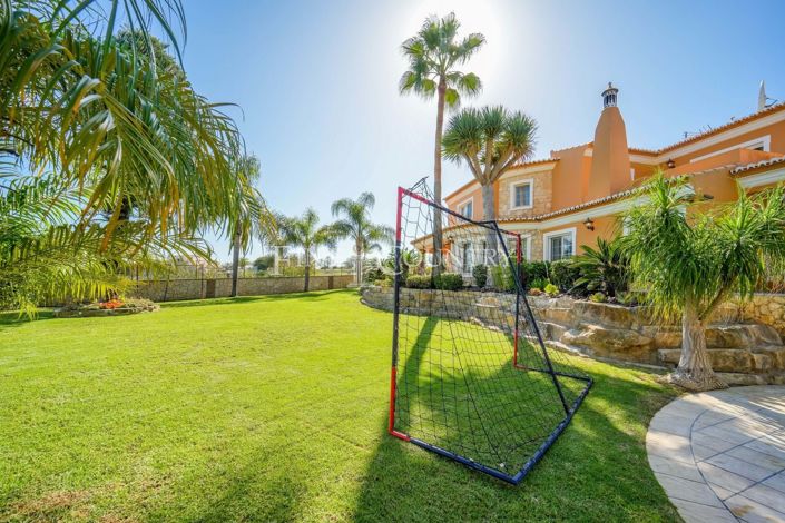 Image No.40-4 Bed Property for sale