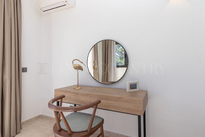 Image No.13-3 Bed Property for sale