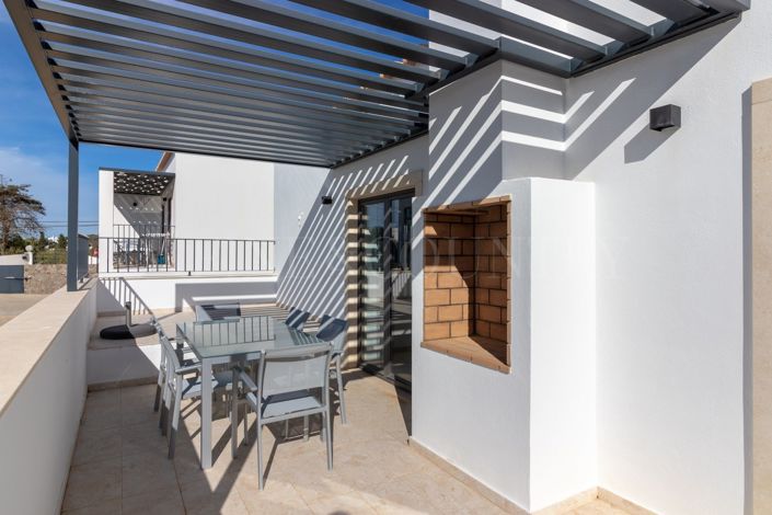Image No.23-3 Bed Property for sale