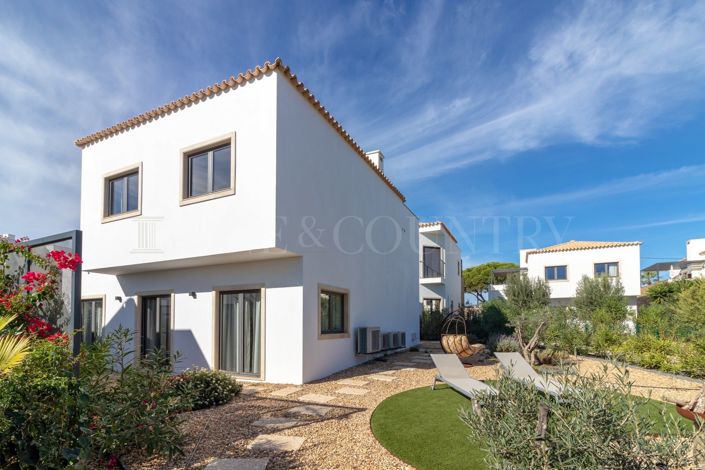 Image No.25-3 Bed Property for sale