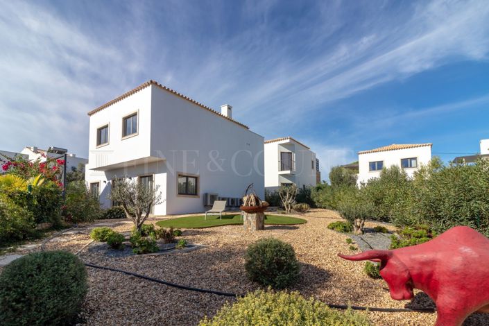 Image No.26-3 Bed Property for sale