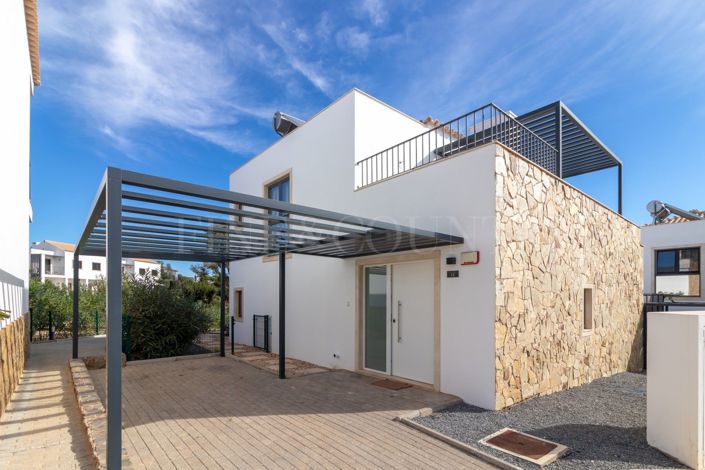 Image No.29-3 Bed Property for sale