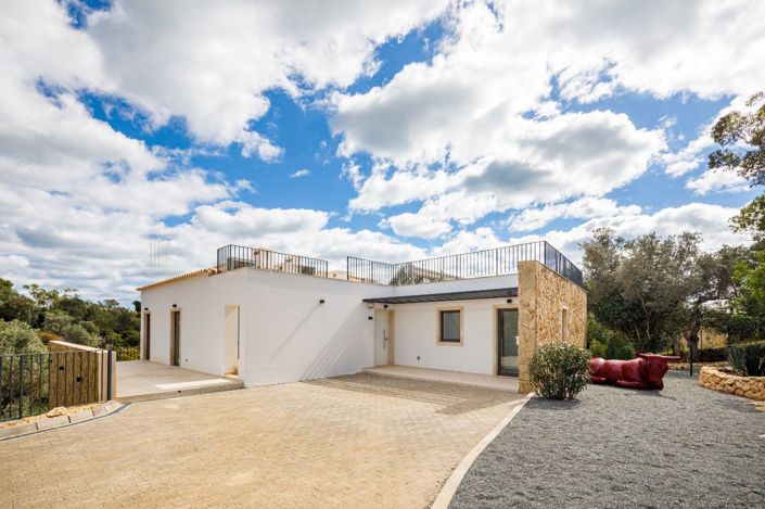 Image No.33-5 Bed Property for sale