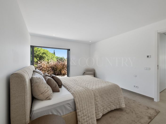 Image No.11-4 Bed Property for sale