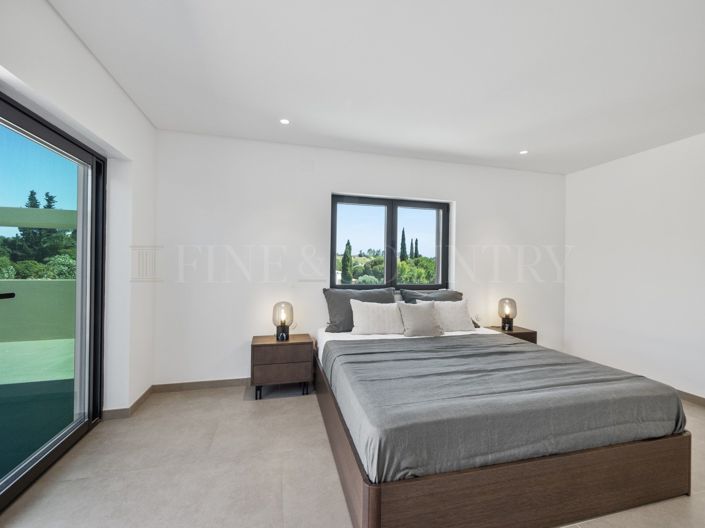 Image No.13-4 Bed Property for sale