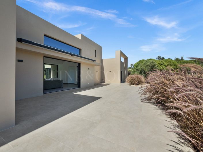 Image No.22-4 Bed Property for sale