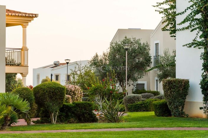 Image No.91-2 Bed Townhouse for sale