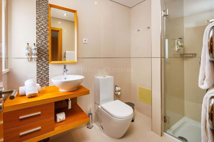 Image No.16-2 Bed Townhouse for sale