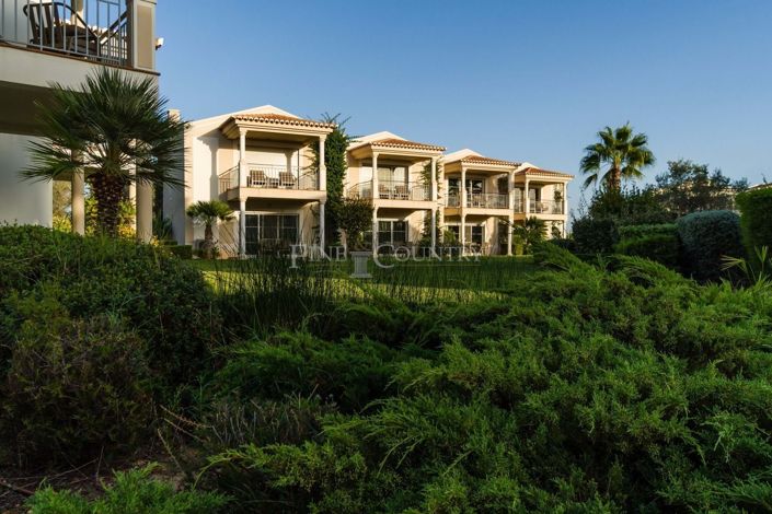 Image No.68-2 Bed Townhouse for sale