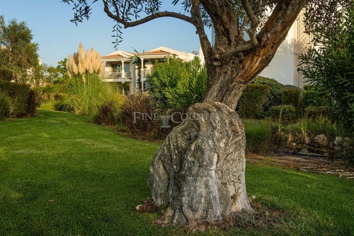 Image No.71-2 Bed Townhouse for sale