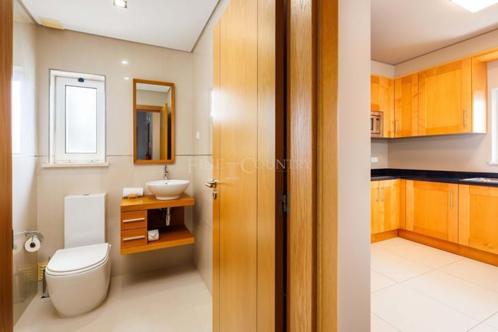 Image No.9-2 Bed Townhouse for sale