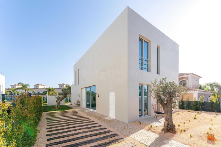 Image No.1-3 Bed Property for sale