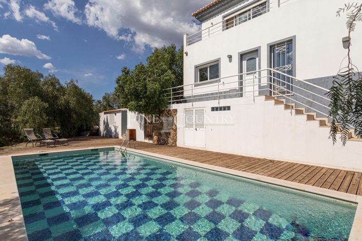Image No.1-4 Bed Property for sale