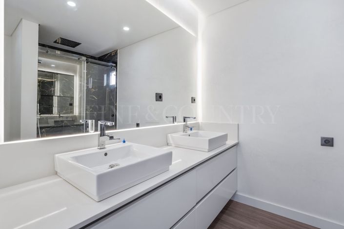 Image No.22-3 Bed Property for sale