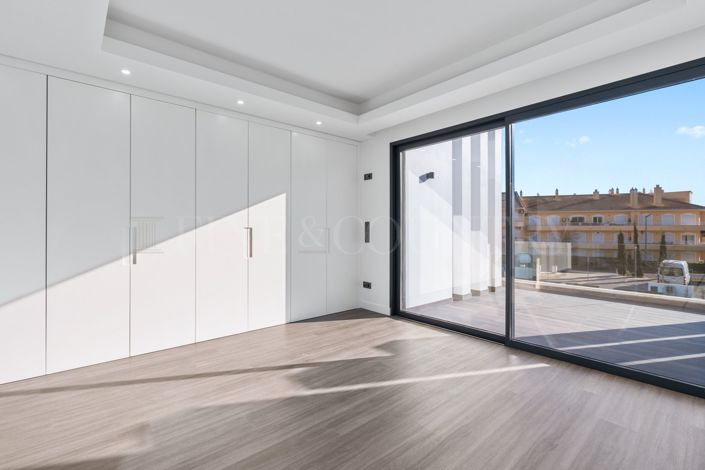 Image No.23-3 Bed Property for sale