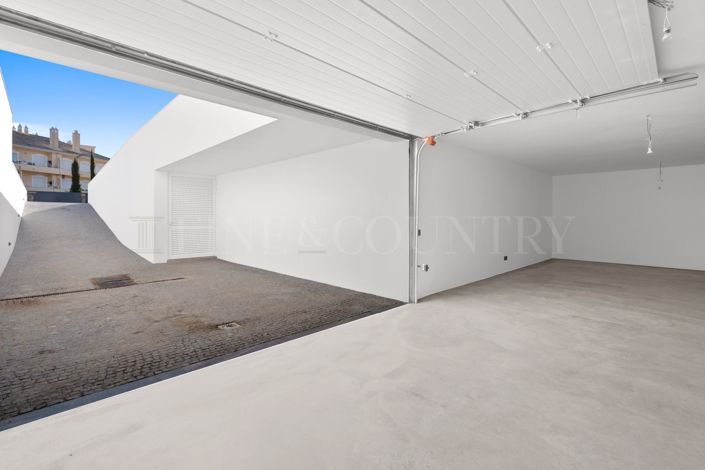 Image No.32-3 Bed Property for sale