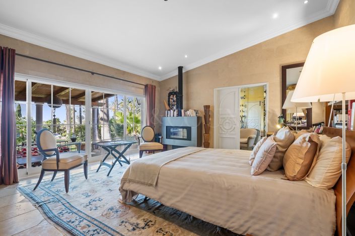 Image No.19-6 Bed Property for sale