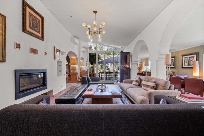 Image No.2-6 Bed Property for sale