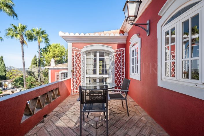 Image No.24-6 Bed Property for sale