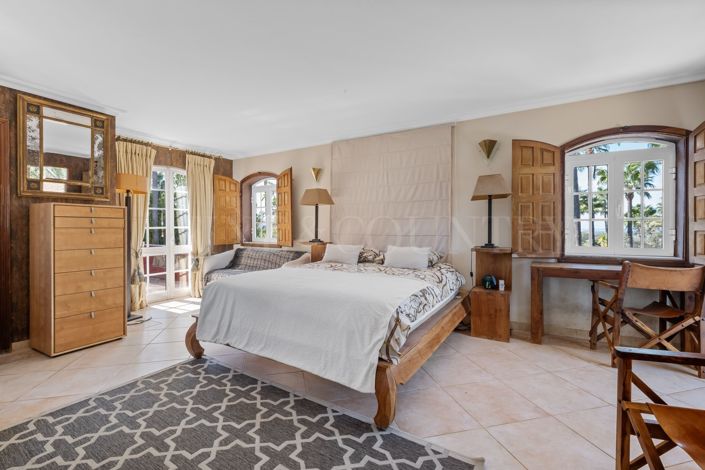 Image No.28-6 Bed Property for sale