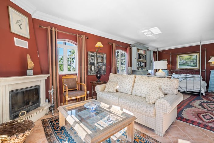 Image No.30-6 Bed Property for sale