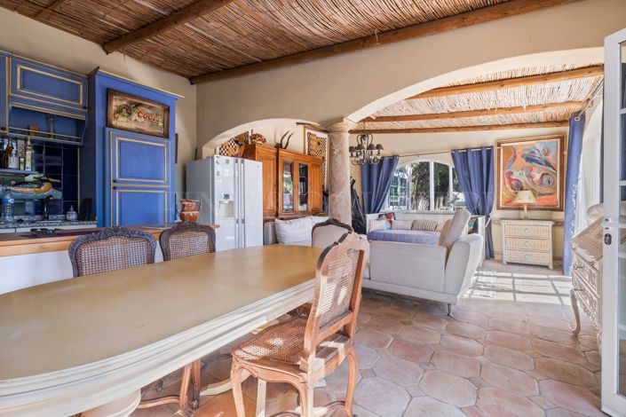 Image No.41-6 Bed Property for sale