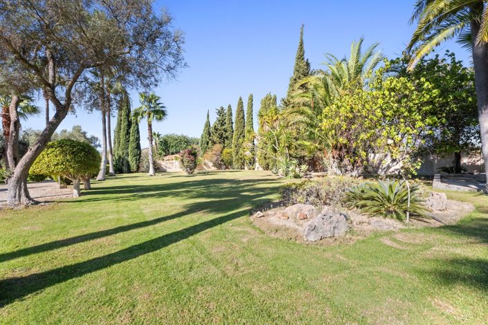 Image No.44-6 Bed Property for sale