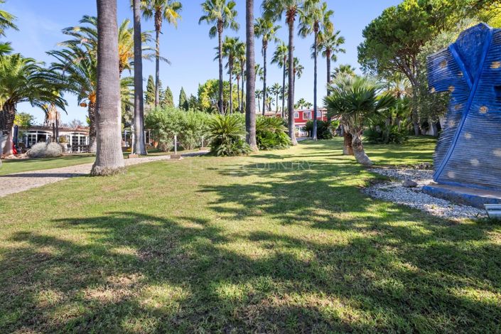 Image No.44-6 Bed Property for sale