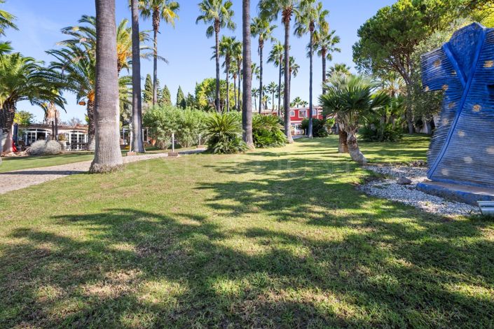 Image No.45-6 Bed Property for sale