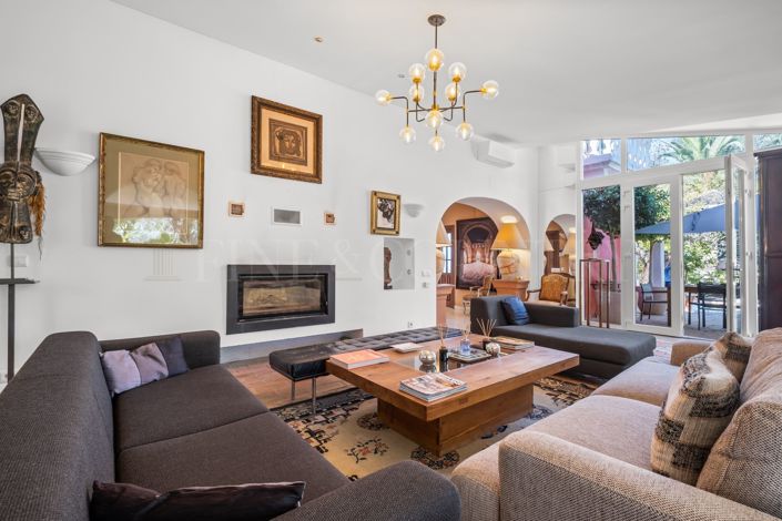 Image No.56-6 Bed Property for sale