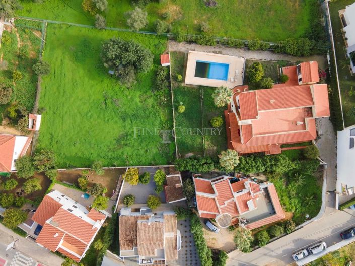 Image No.4-4 Bed Property for sale