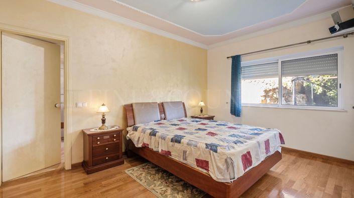 Image No.17-3 Bed Property for sale