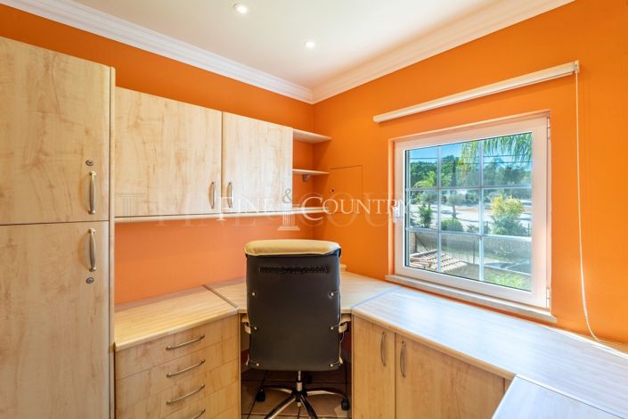 Image No.14-4 Bed Property for sale