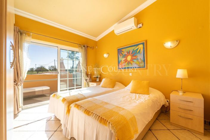 Image No.16-4 Bed Property for sale