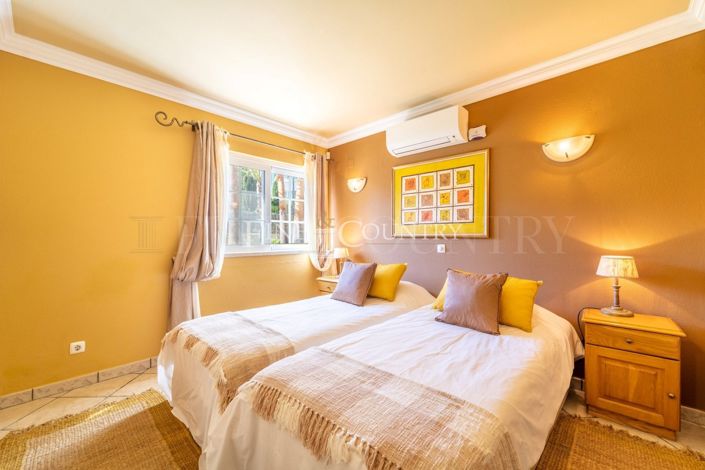 Image No.21-4 Bed Property for sale