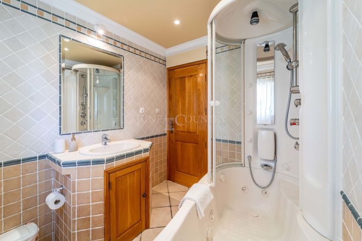 Image No.21-4 Bed Property for sale