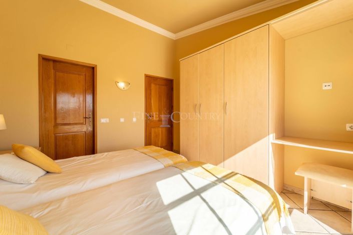 Image No.25-4 Bed Property for sale